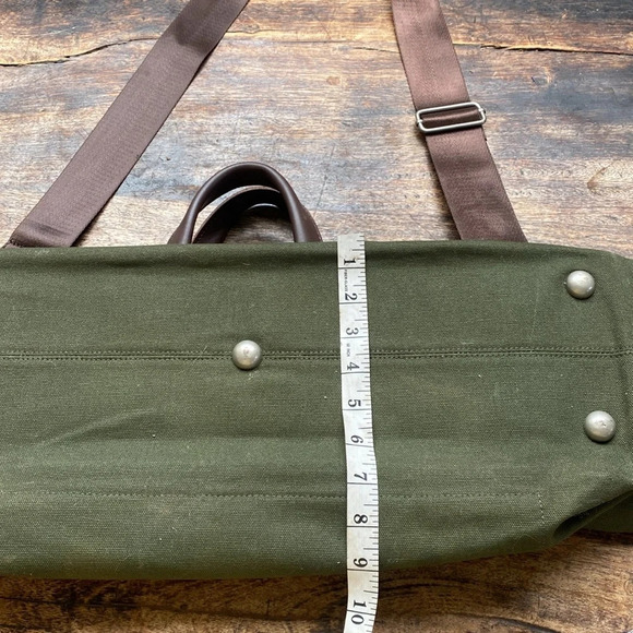 Line of Trade weekender bag olive green canvas w/ brown leather & nylon straps - Picture 11 of 16